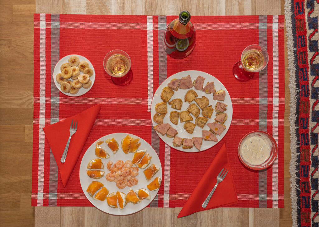 Un apéro pour la Saint-valentin, avec champagne et verrines.