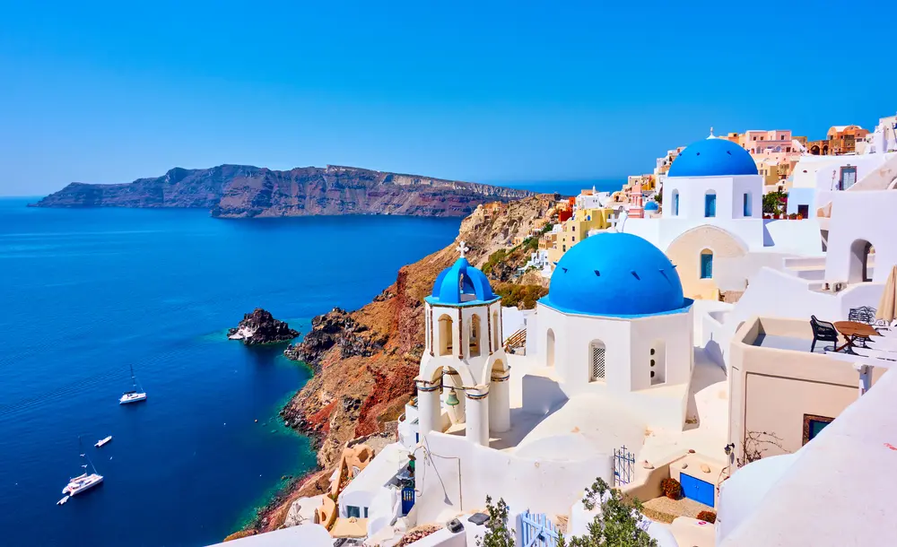 Vue de la ville d'Oia sur l'île de Santorin en Grèce — Paysage grec