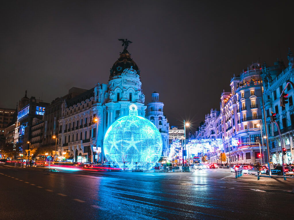 La Gran Via de Madrid decorada en Navidad