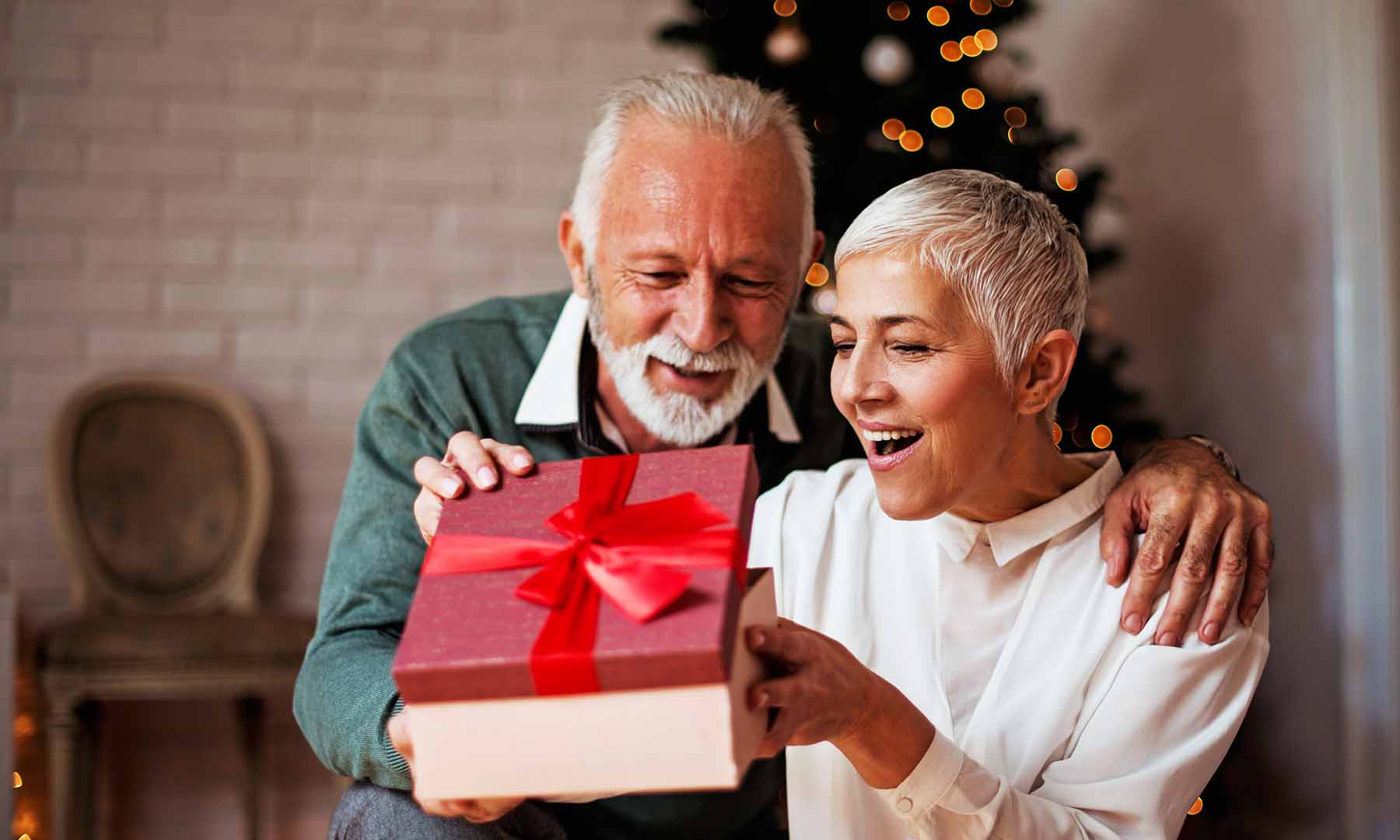Noël 2021 - 10 idées de cadeaux de Noël originales pour vos Parents