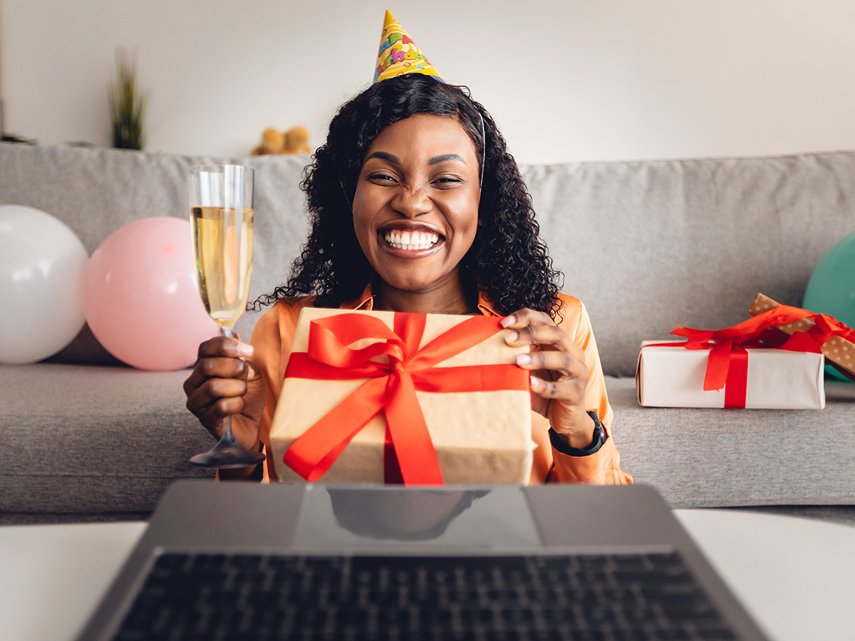 10 idées de cadeaux pour femmes à offrir à distance  Smartbox Blog