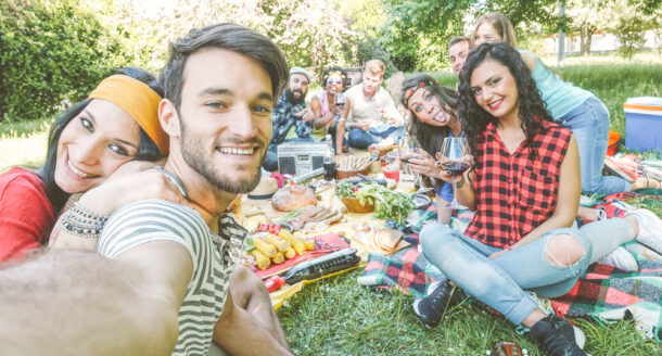 Pasqua senza parenti invadenti: 10 idee per un weekend di Pasqua senza stress😌